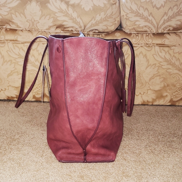 Etienne Aigner Leather Burgundy Tote. - Picture 3 of 5
